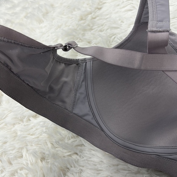 Lululemon Run Times Bra Dark Chrome - Picture 7 of 7